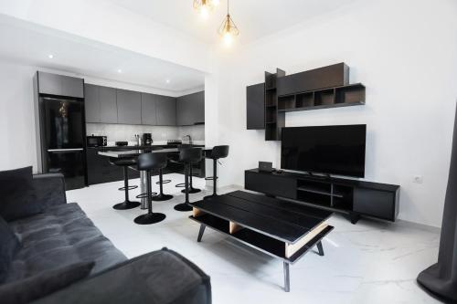 Flouris Apartments — 4-Star Luxury Hotel in Athens, Greece