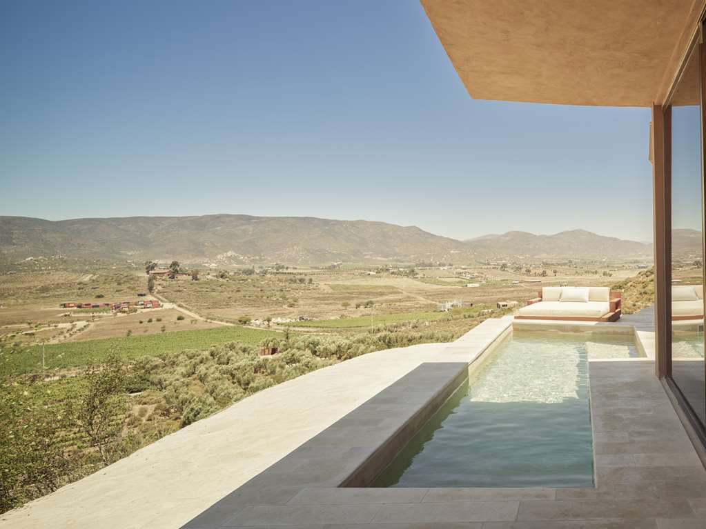 Winemaker's Tree-Bedroom Villa Exterior
