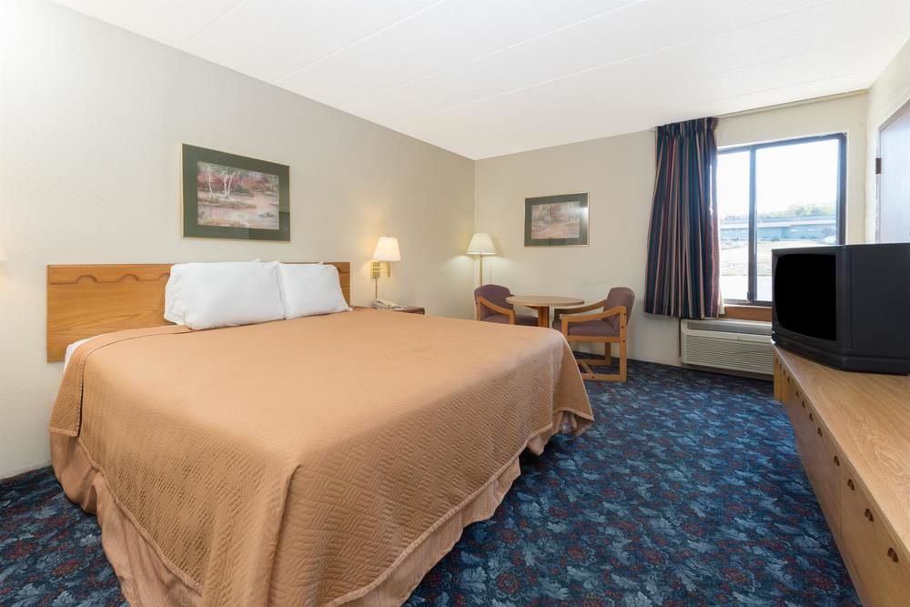 Travelodge Dayton - photo 2