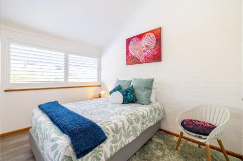 The Moorings 18 4 Cromarty Rd Waterfront Pool Wifi & AirCon - carbon neutral hotel in Soldiers Point