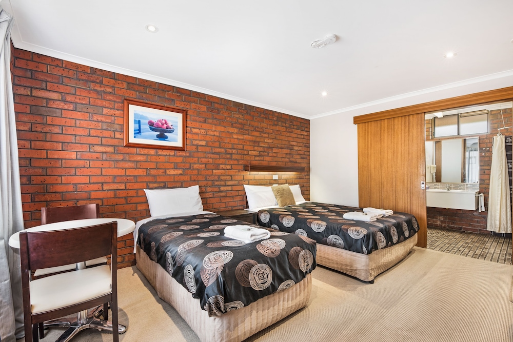 Golden Country Motel & Caravan Park - carbon neutral hotel in Maryborough