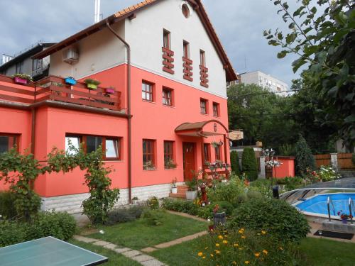 Aranyeső Vendégház Csorbai - last minute hotel in Budapest