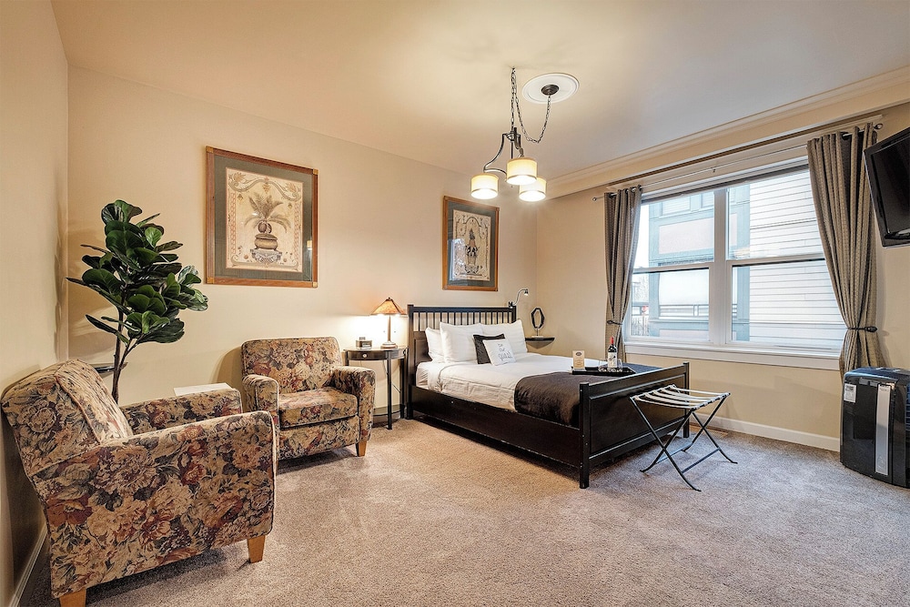 The Orenco Station Hotel - photo 22