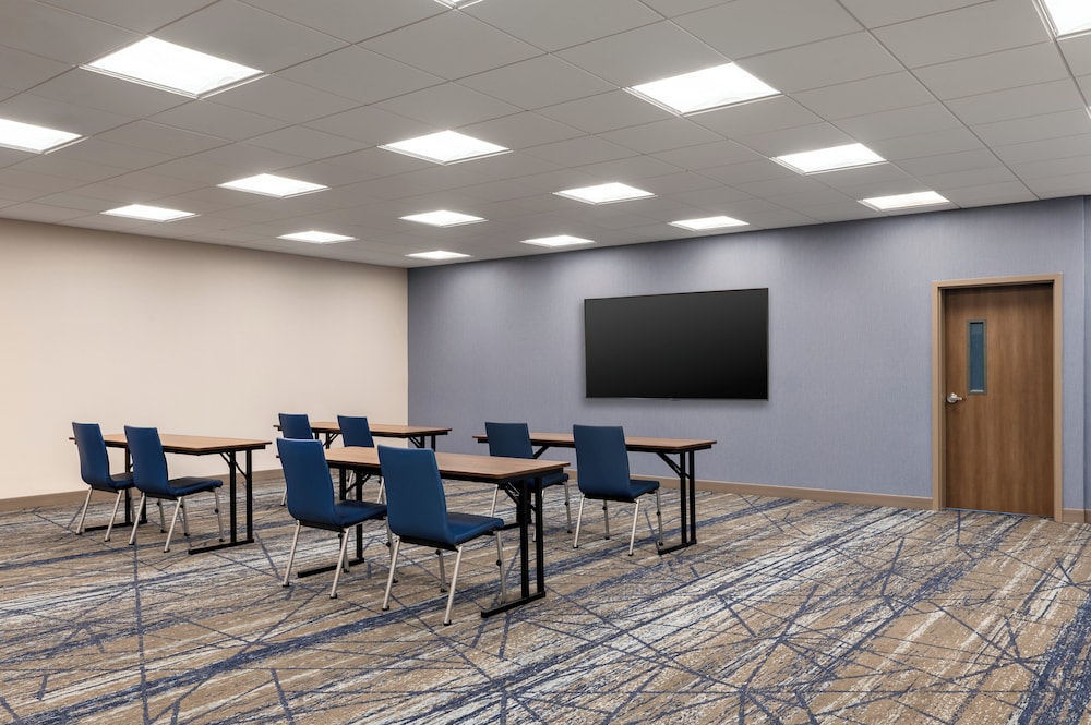 Holiday Inn Exp Stes Berkshires By Ihg - photo 51
