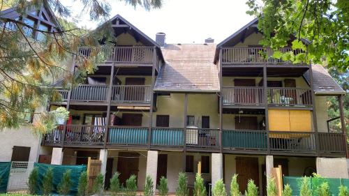 Le Coquelicot de Luchon in Bagneres-De-Bigorre, France