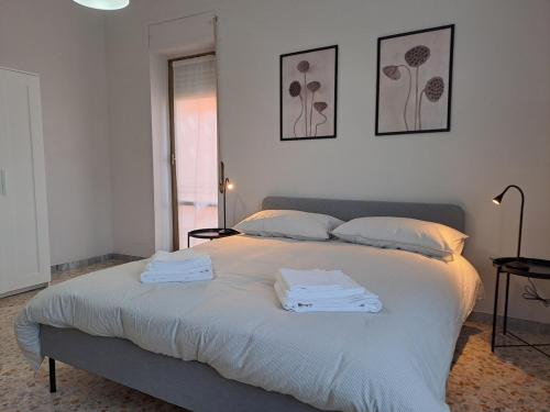 Torre Spaccata Apartment for 6 with parking — 4-Star Luxury Hotel in Rome, Italy