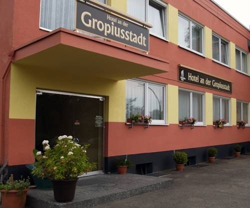 Hotel Garni an der Gropiusstadt — hotel near Berlin Brandenburg Airport