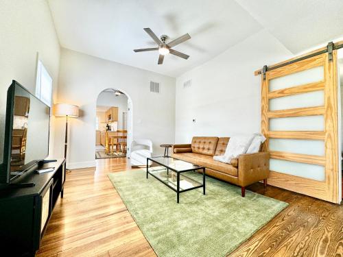 Trojan Hideaway on First Street — 4-Star Luxury Hotel in Gas City, United States