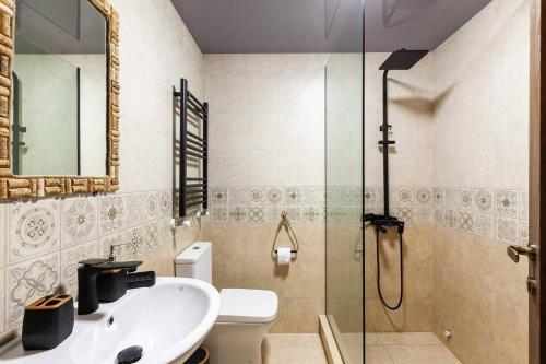 Veli group Apartment near White Bridge
