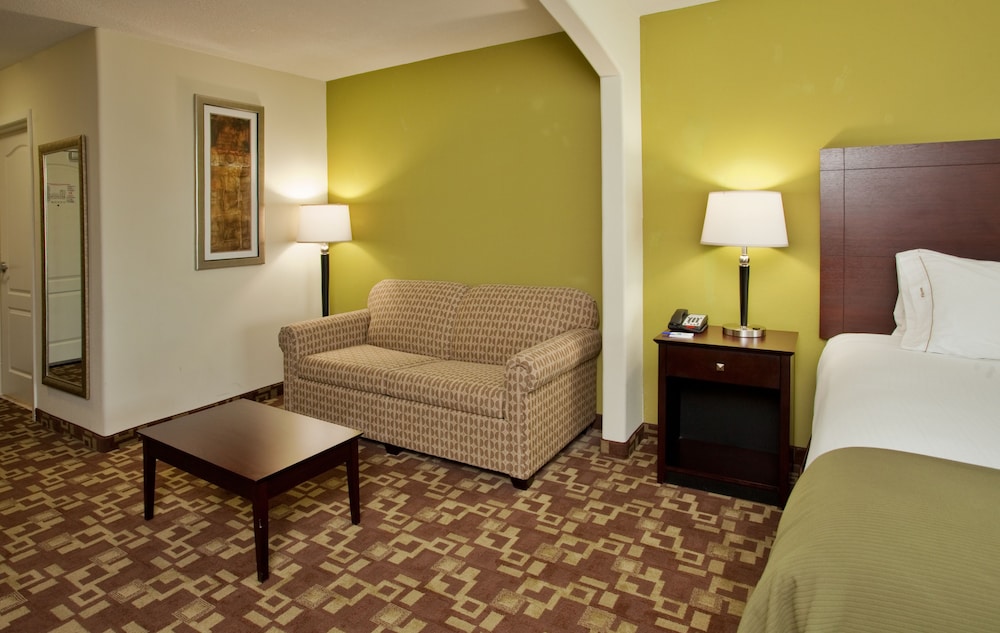 Holiday Inn Express Hotel & Stes Kansas City Sports Complex by IHG - photo 24