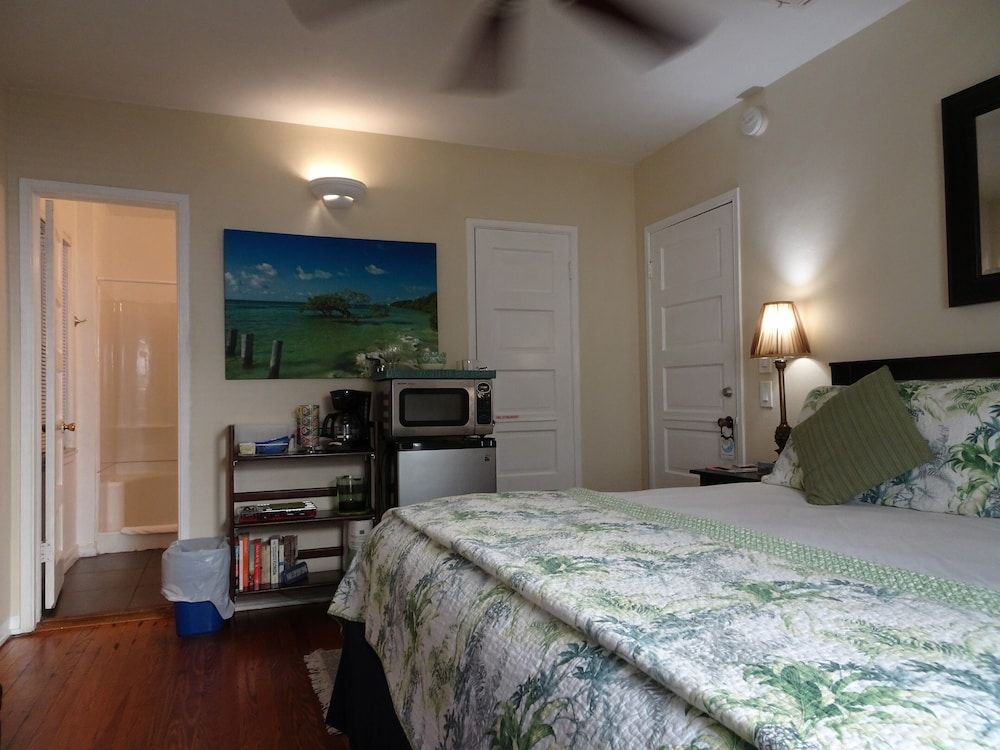 Suite Dreams Inn by the Beach - photo 9