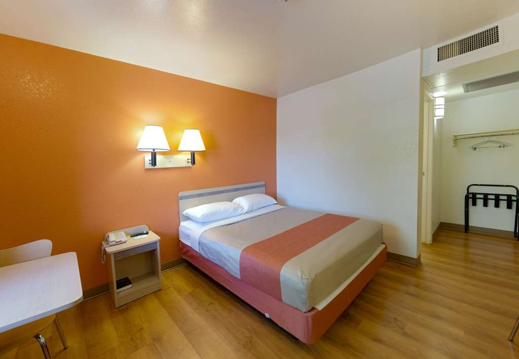Motel 6 Weed Mount Shasta - photo 12