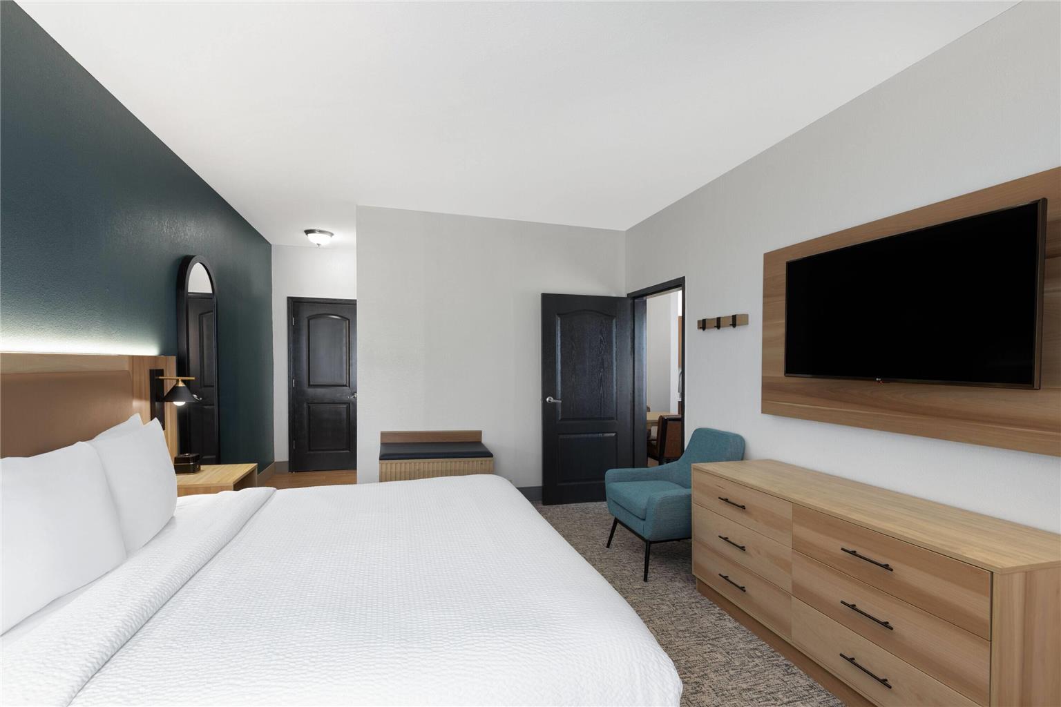 La Quinta Inn & Suites by Wyndham Lexington South Hamburg - photo 46