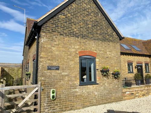 Coachman's Cottage Ukc2773 — 5-Star Luxury Hotel in Sandwich, United Kingdom