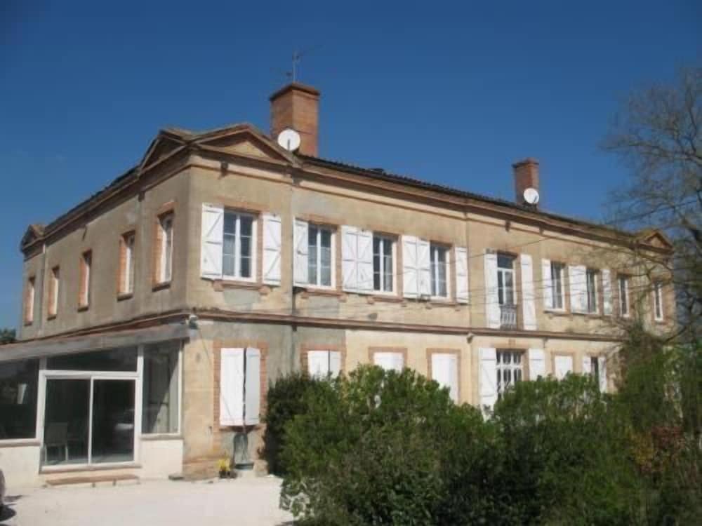 Chateâu de Faudade - carbon neutral hotel in Levignac