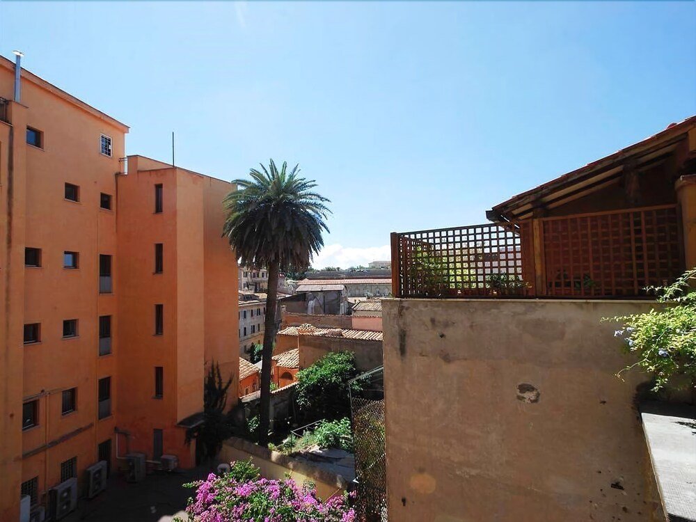 Crispi relax — 4-Star Luxury Hotel in Rome, Italy