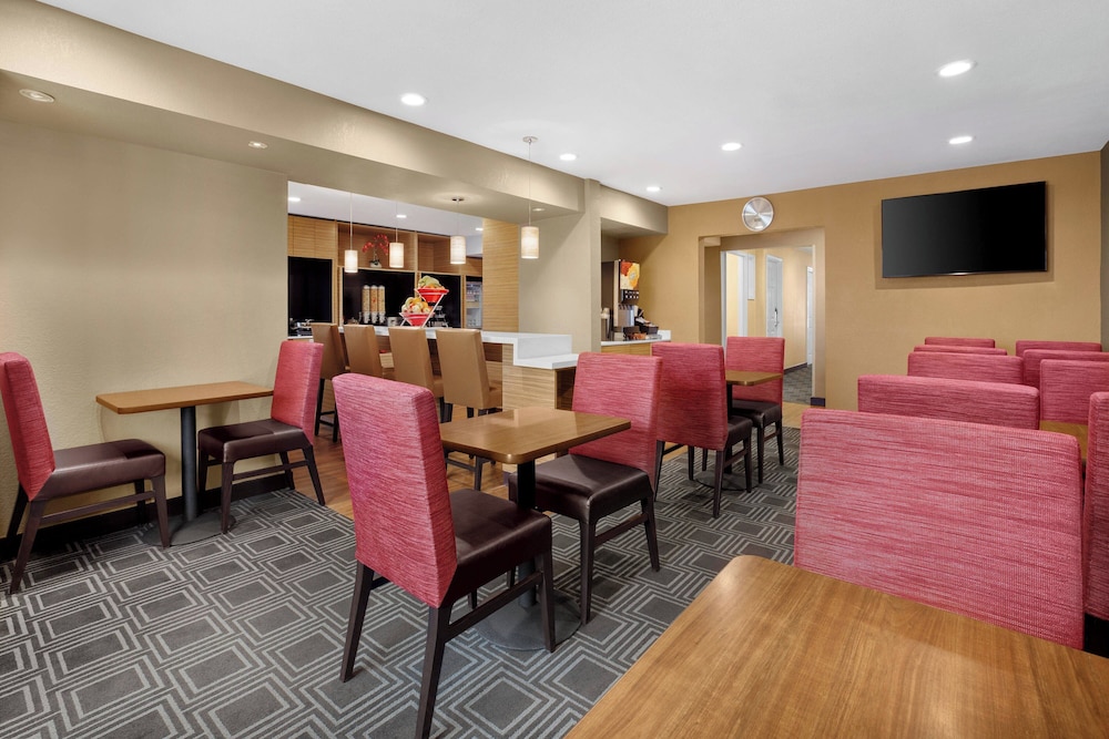 TownePlace Suites by Marriott Boulder Broomfield Interlocken - photo 25