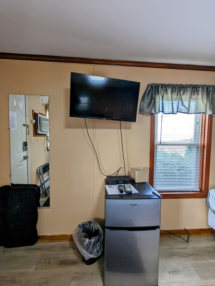 Riverside Motel - photo 76