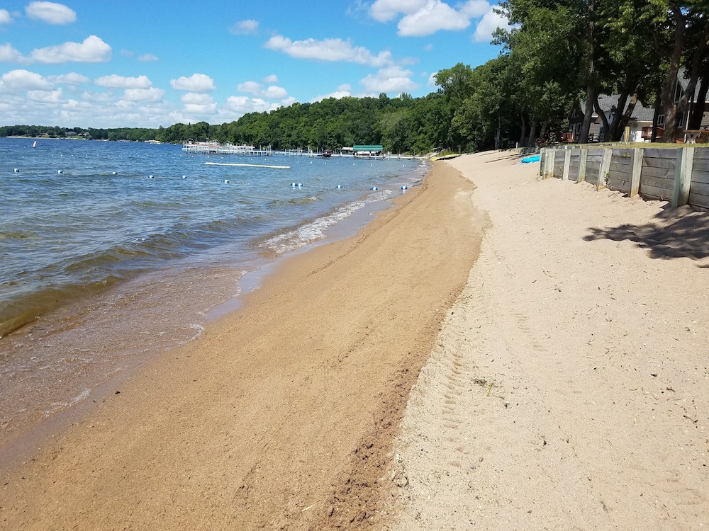 Viking Bay Resort & Lodge - photo 36