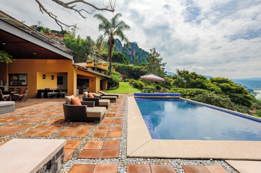 Cumbre Serena in Valle De Bravo, Mexico