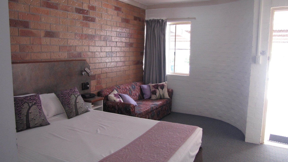 Copper Country Motor Inn — Nanango — photo 4