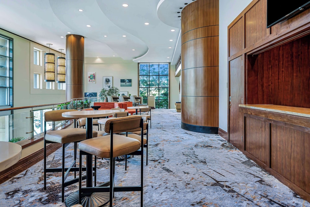Embassy Suites Houston Downtown - photo 7