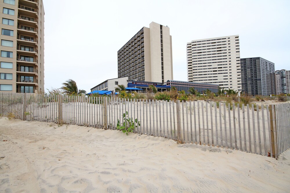 Marigot Beach Suites Oceanfront - photo 25