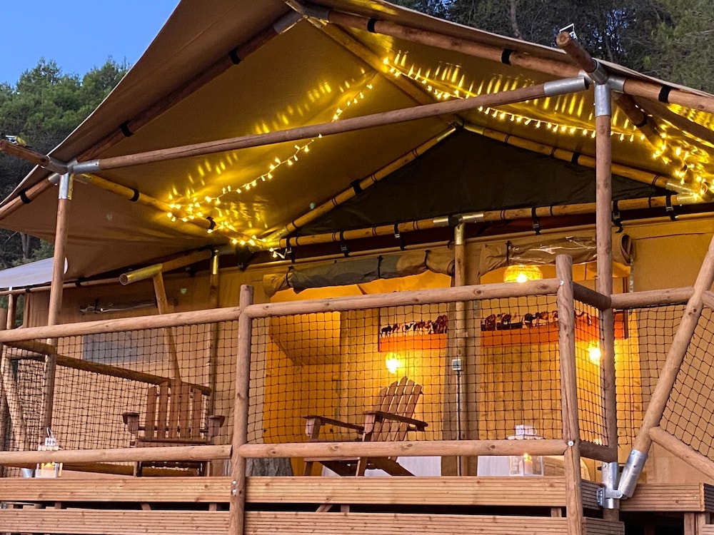 Glamping Vall De Codó — hotel in Terrades