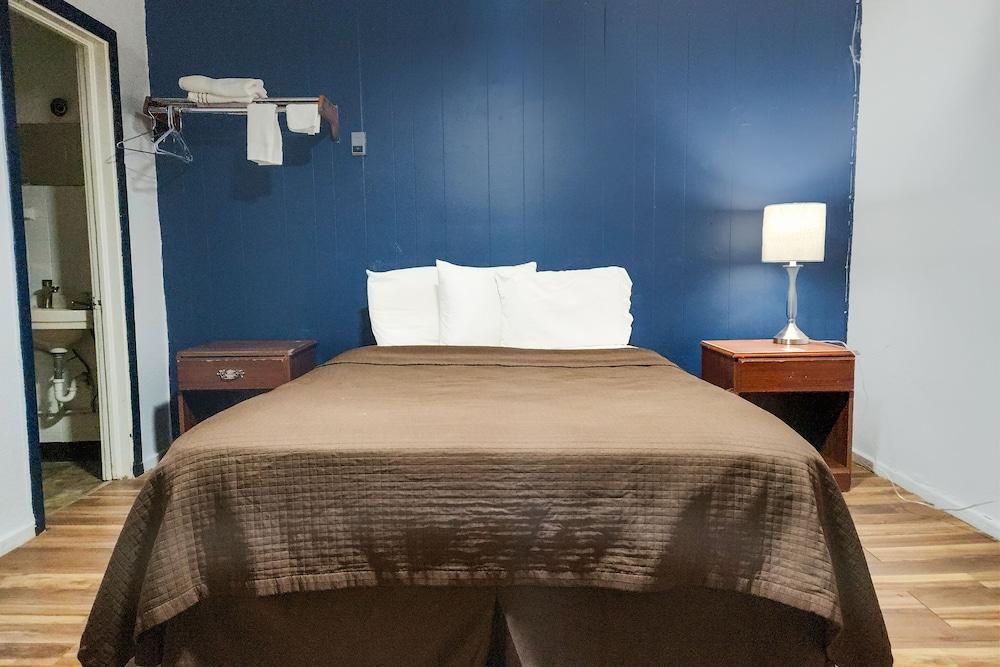 Country Club Inn - photo 6