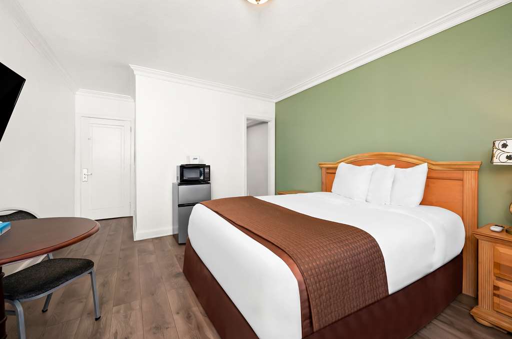 Americas Best Value Inn Historic Clewiston Inn - photo 23