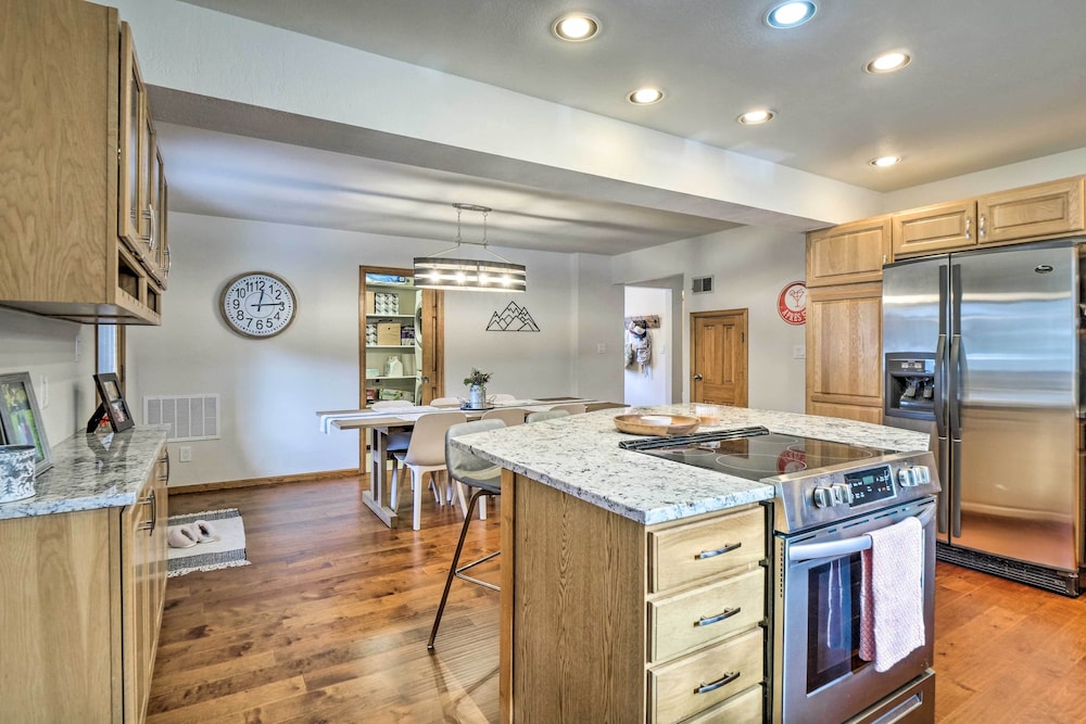 Bright Eagle vail Escape w Deck Mtn Views — Avon — photo 3