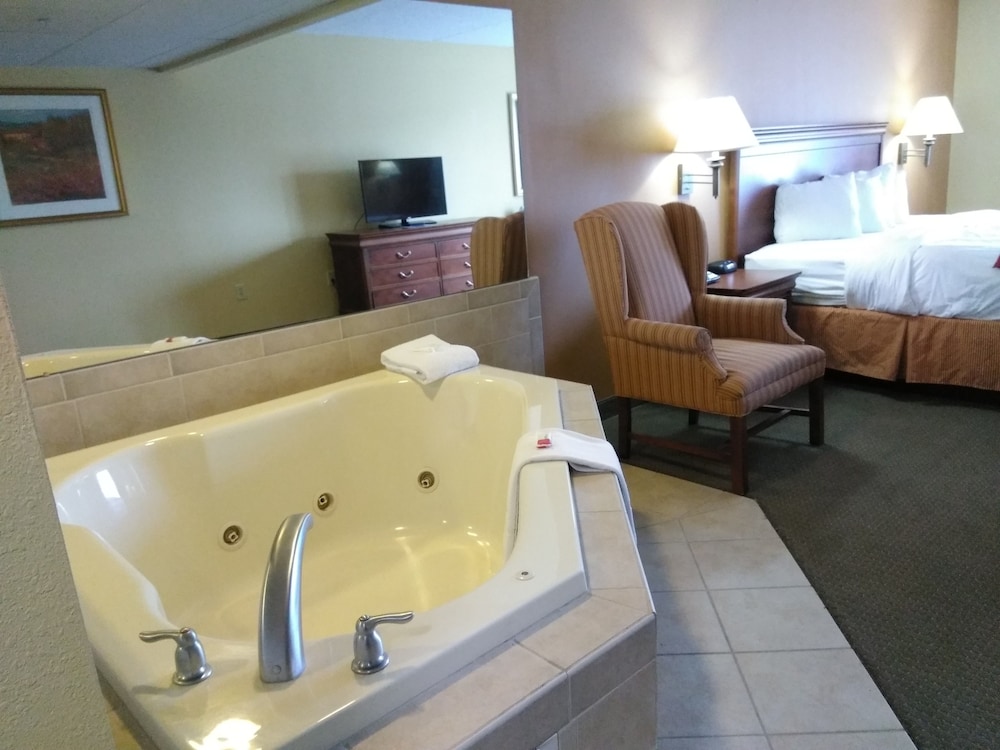 Baymont by Wyndham Clinton - photo 19