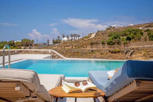 Kastro Shared Pool Suites — 4-Star Luxury Hotel in Mykonos, Greece