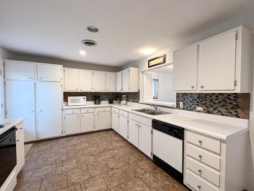 708 Queens Grant - photo 11