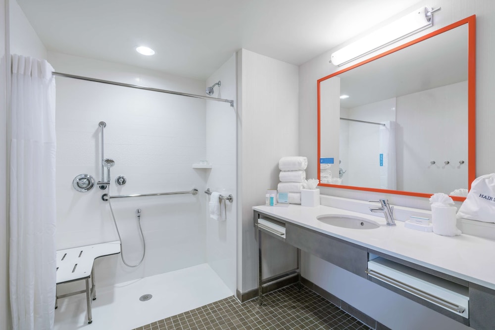 Hampton Inn & Suites Glenarden Washington DC - photo 20