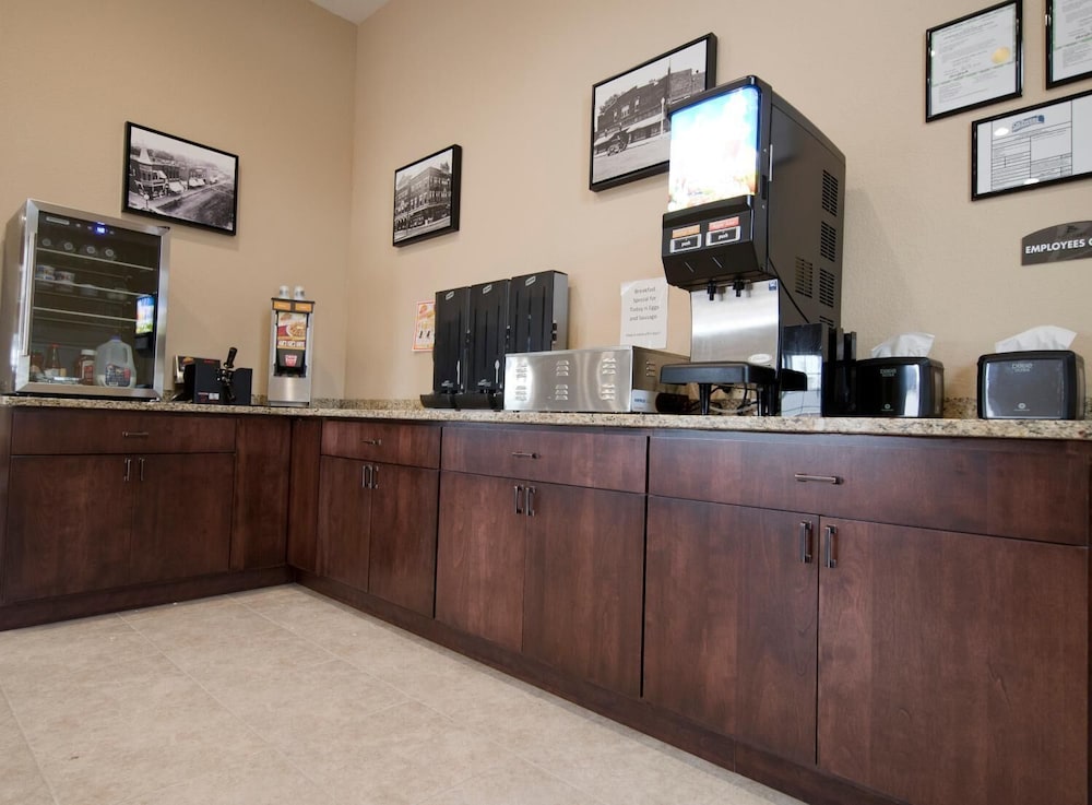 Cornerstone Inn & Suites - photo 14