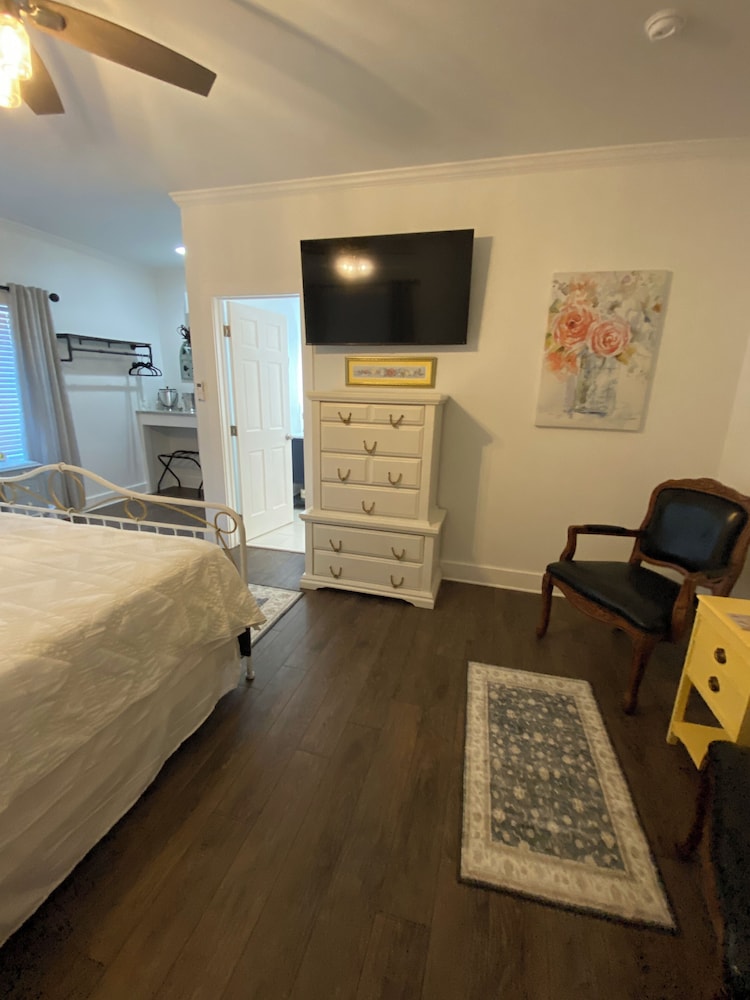 Little Inn on Main - photo 10