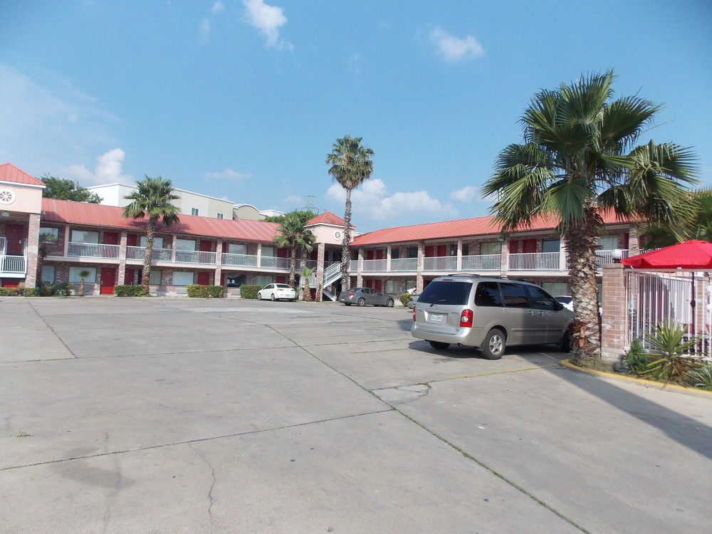 Travelodge San Antonio Downtown - photo 11