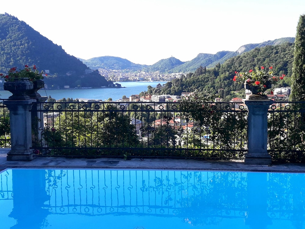 Casa Santo Stefano — 4-Star Luxury Hotel in Cernobbio, Italy