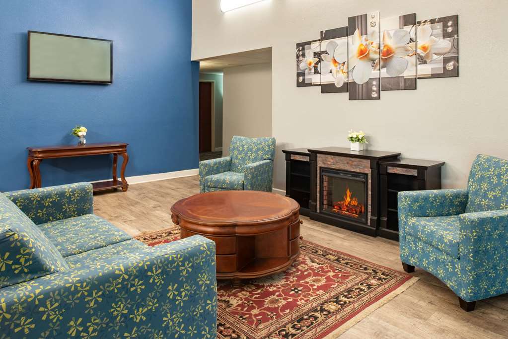 Baymont Inn & Suites by Wyndham Swanton Toledo Airport - photo 6