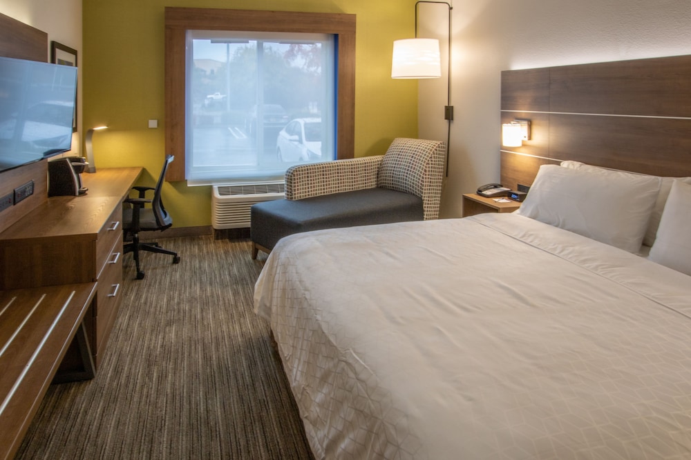 Holiday Inn Express Hotel & Suites Roseville Galleria Area by IHG - photo 52