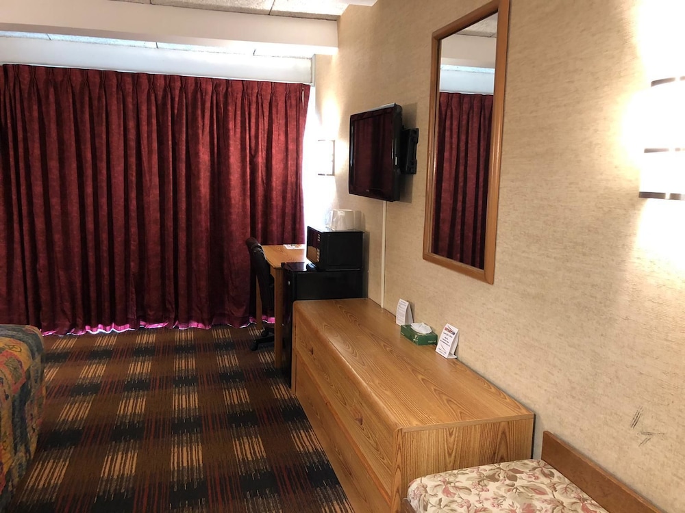 Red Carpet Inn North Syracuse - photo 24