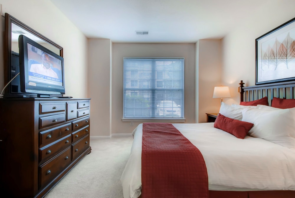 Global Luxury Suites at the Junction - featured photo