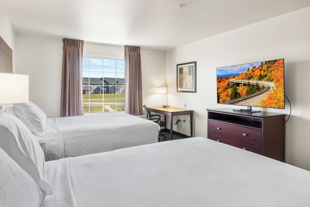 Cobblestone Hotel & Suites Denmark Green Bay - photo 52