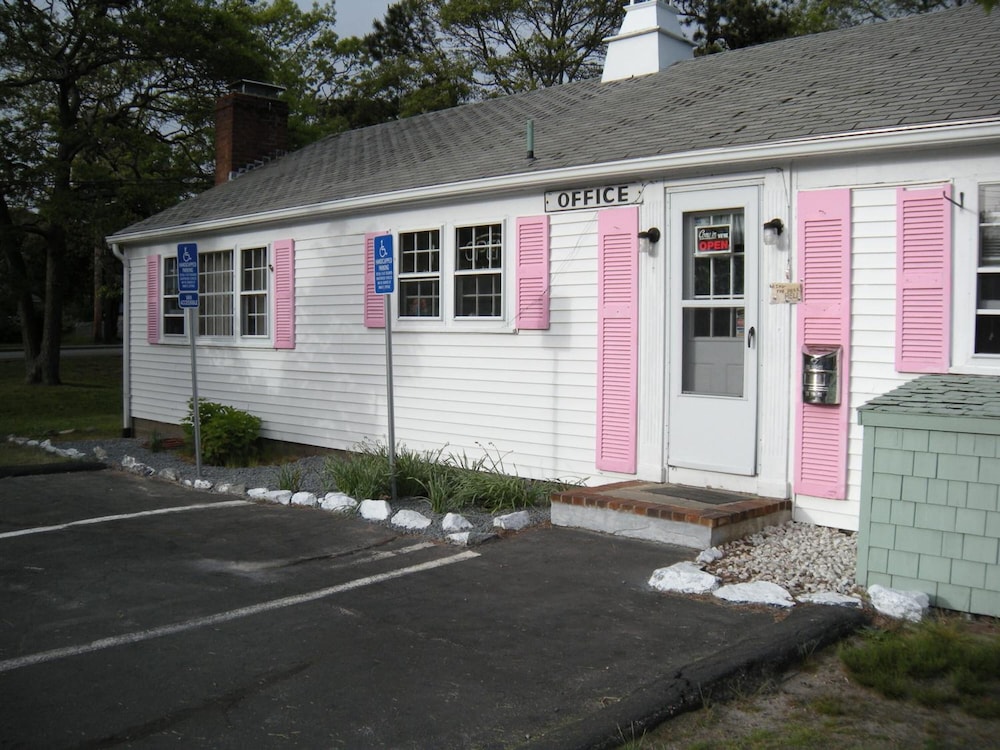 Bass River Motel - photo 36
