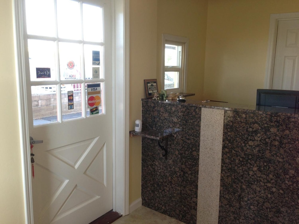 BeachWay Inn - photo 2
