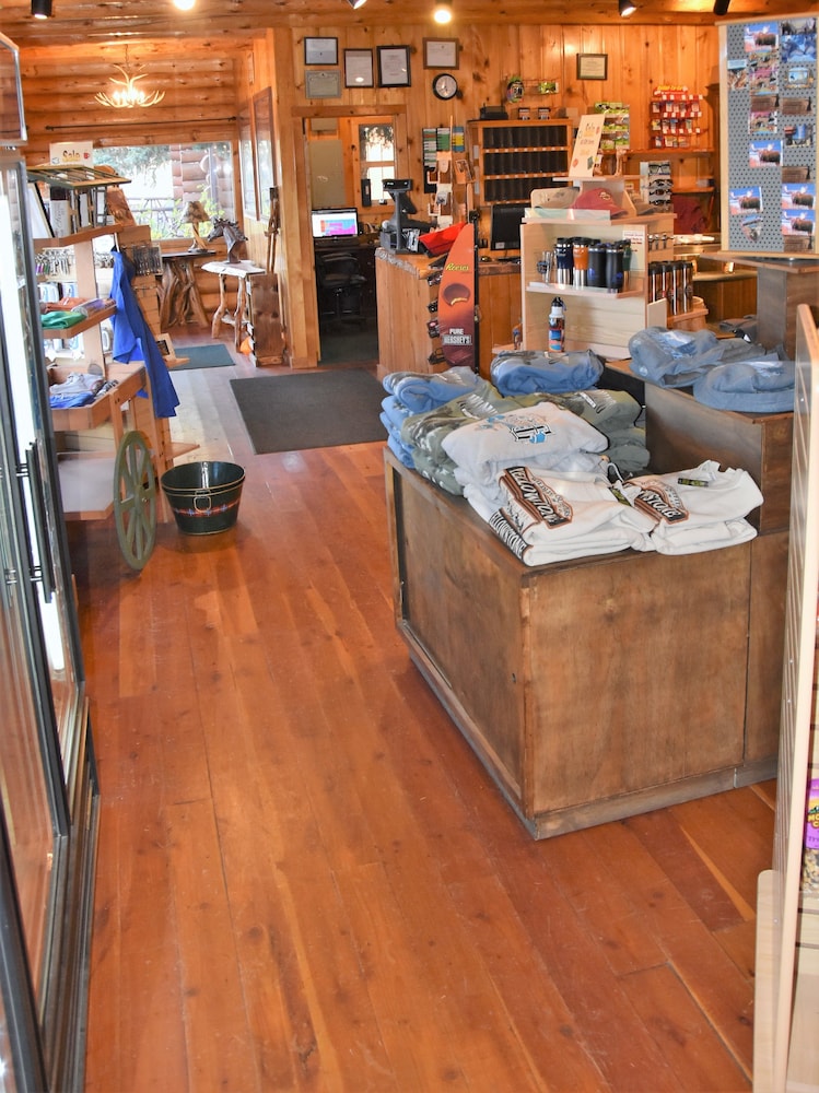 Hatchet Resort - photo 2