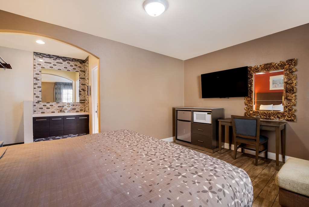 Rodeway Inn near Coachella - photo 20