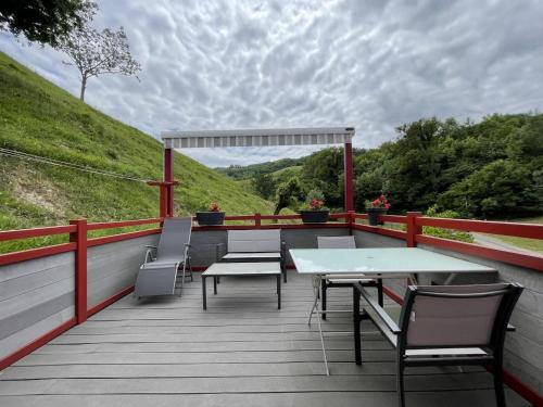 Mendi beheria bi - last minute hotel in Unknown City