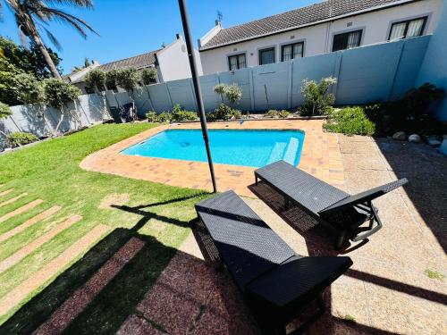 Private garden guest house